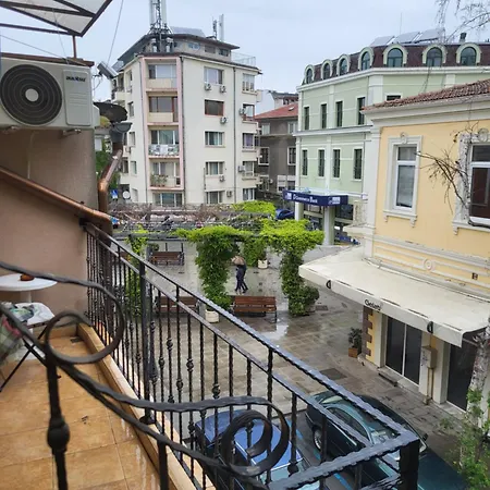Aleks Center 2- Free Parking Apartman
