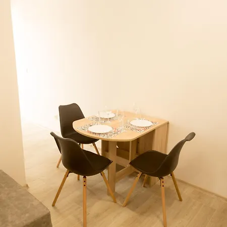 Aleks Center 2- Free Parking