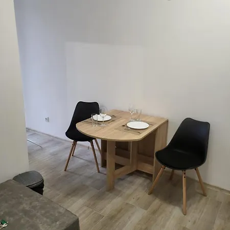 Aleks Center 2- Free Parking *