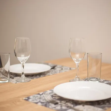 Aleks Center 2- Free Parking