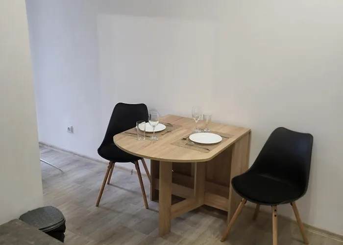 Aleks Center 2- Free Parking *