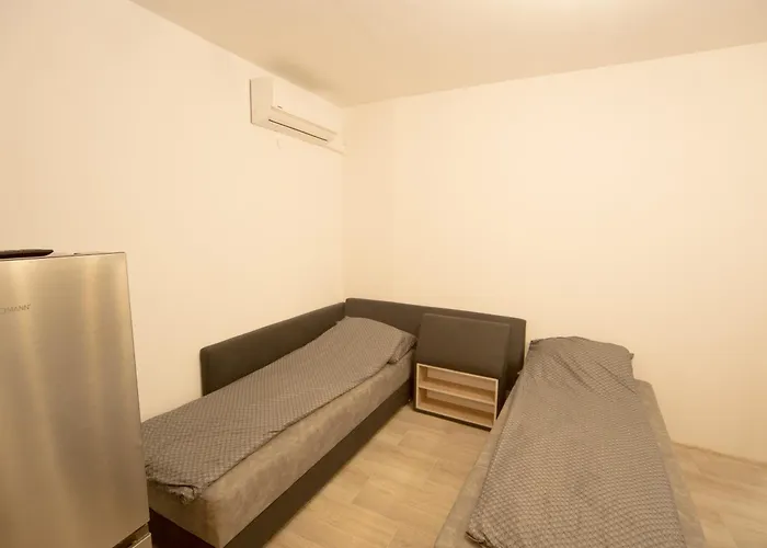 Апартаменти Aleks Center 2- Free Parking